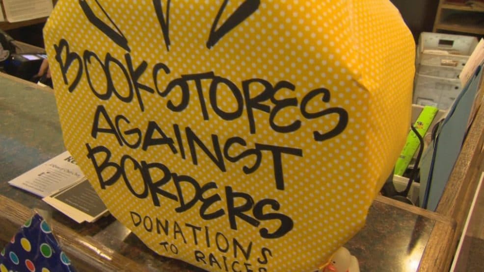 You Cannot Pledge to Secure the Border at an 'Abolish ICE' Bookstore