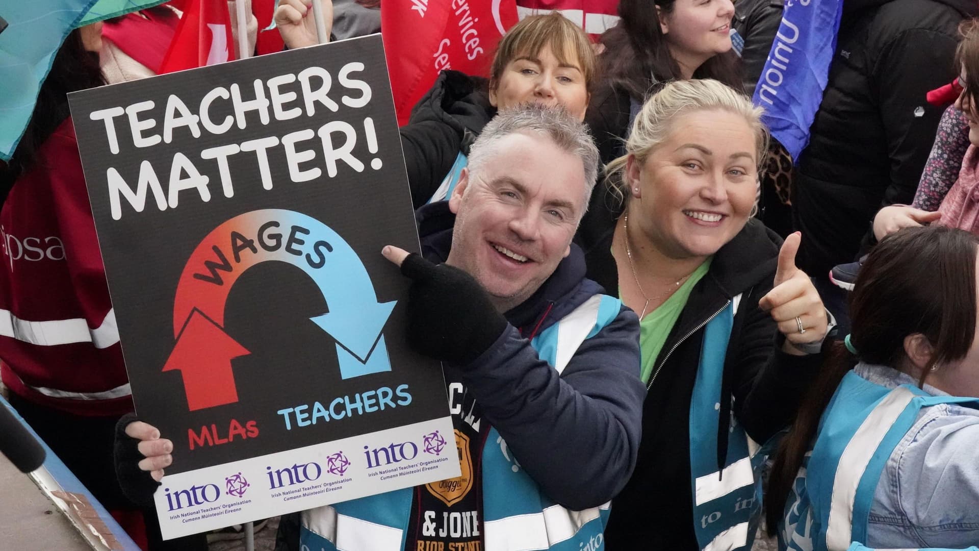 Teachers Union Opposes School Board Move Toward Merit-Based Pay